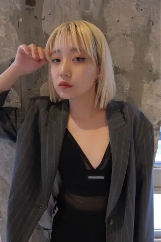 ショート カラー カヨコ/ハイトーン /透明感カラーのヘアスタイル