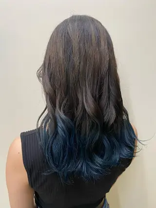 カラー 勝海 絢音のヘアスタイル