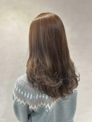 ロング 大人レイヤー& 透明感カラー💄のヘアスタイル