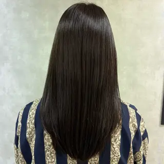 ロング カラー 小泉 果穂のヘアスタイル