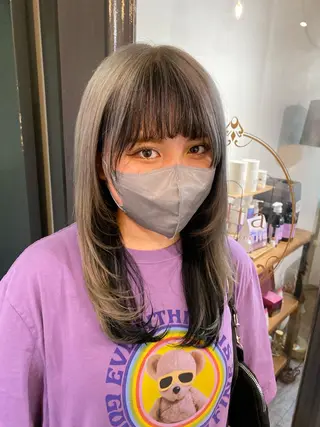 ミディアム カラー 梅田ハイトーン チダ ヒナノのヘアスタイル