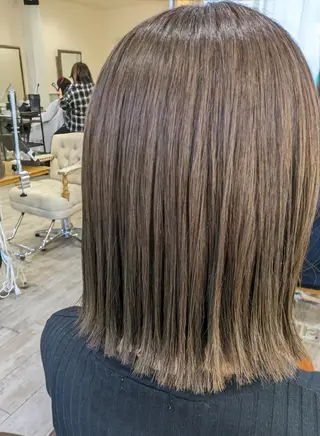 ミディアム いいだなお/ 透明感カラー🫧🌼のヘアスタイル