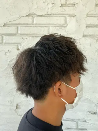 パーマ メンズ 尾崎 優也のヘアスタイル