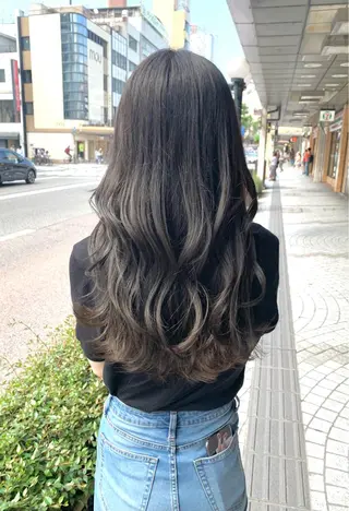 ロング みなもと ちはるのヘアスタイル