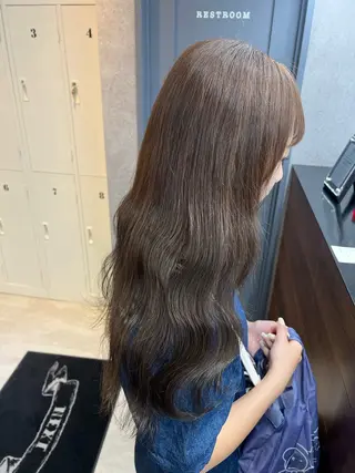 セミロング カラー いろあそび所属・12月限定🉐カット モデル募集🉐のヘアスタイル