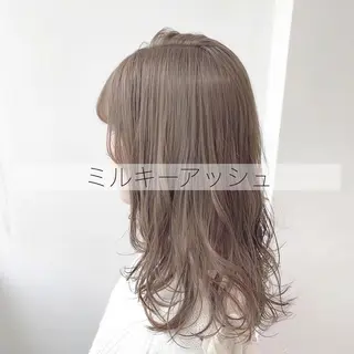 ロング カラー ヘアアレンジ 韓国レイヤー🕊️ 柔らかベージュ🧸のヘアスタイル