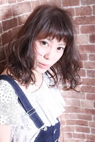 ミディアム ロング 伊藤 裕貴のヘアスタイル