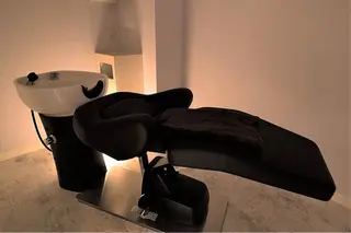 ヘアケア特化型サロン newi 京橋のヘアスタイル