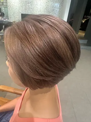 ショート カラー MIKA KITAMURAのヘアスタイル