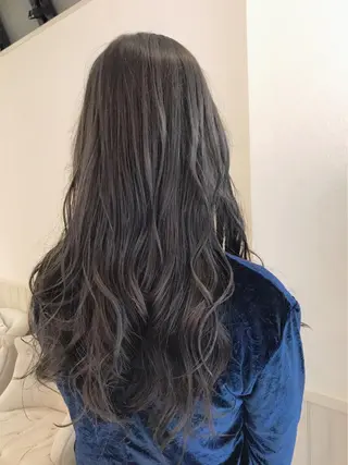 ロング カラー 松島 涼花のヘアスタイル