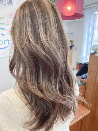ロング カラー特化 横川　翔希のヘアスタイル