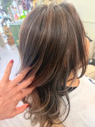 ロング カラー 鶴見 和美のヘアスタイル