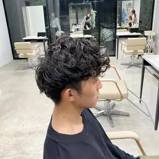 ショート パーマ ブリーチなしカラー 🤍　Mihanaのヘアスタイル