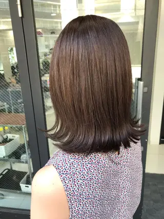 ミディアム 横山 奈央のヘアスタイル