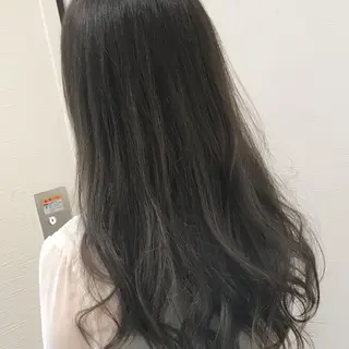 ロング 岸川 恭子のヘアスタイル