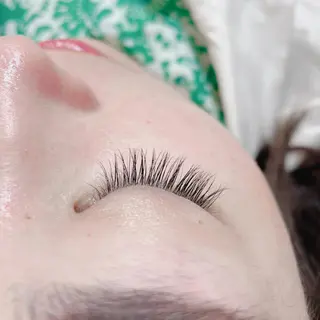 マツエク・マツパ Batik 下北沢店所属・岩崎 綾香のマツエク・マツパデザイン