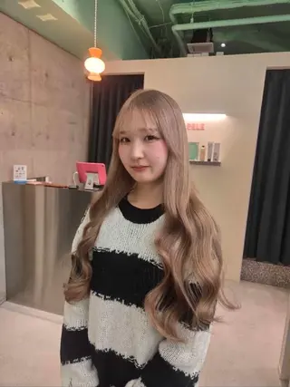 ロング カラー PELE栄ANNEX所属・PELE/栄/ ブリーチ/SOAのヘアスタイル