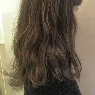 セミロング 齋藤 咲のヘアスタイル