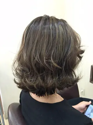 カラー 磧本 祐里恵のヘアスタイル