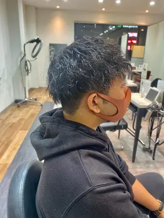 ショート パーマ メンズ 矢部 萌深のヘアスタイル