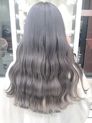 ロング オフホワイトアンドなんば所属・福西 洋斗のヘアスタイル