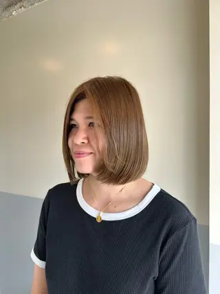 ショート カラー 三浦 彩那のヘアスタイル