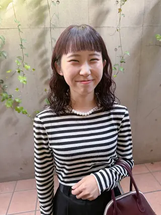 ミディアム パーマ 大橋 芽衣のヘアスタイル