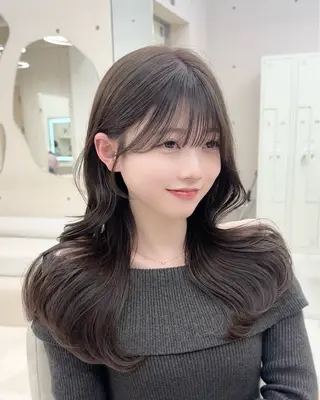 ロング 韓国レイヤー/天神 ダブルカラー/真白のヘアスタイル