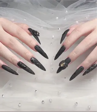 ネイル KARI ネイルサロンのネイルデザイン