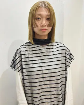 ショート カラー Loom.所属・村上雅人 ナチュラルモードのヘアスタイル
