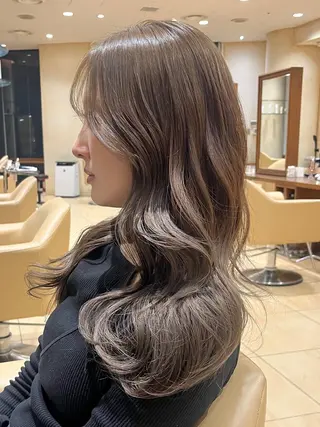 ロング zacc所属・汐折 幸莉のヘアスタイル