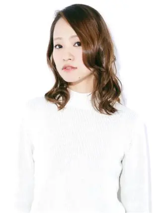 セミロング カラー Add9 安田 美紀のヘアスタイル