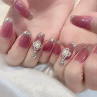 ネイル 𝘙𝘪𝘰𝘯𝘢 ...🕯🤍のネイルデザイン