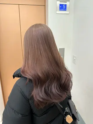 ロング カラー 安丸 結夏のヘアスタイル