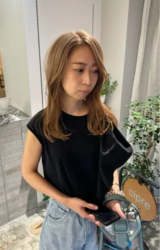 カラー まえだ にちかのヘアスタイル