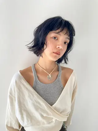 カラー パーマ ミディアム CEINE OURのヘアスタイル