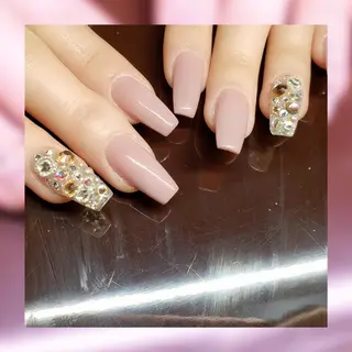 セミロング ネイル クロキ 。のネイルデザイン