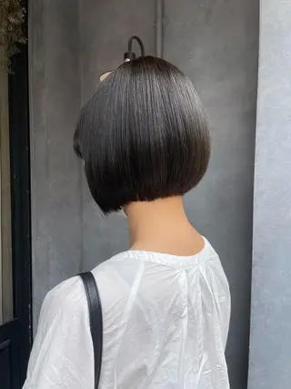 ショート カラー N°　jillva 腰山 菜々美のヘアスタイル