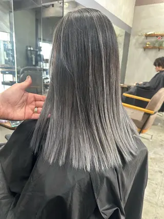 ロング AiM エイム　韓国レイヤーのヘアスタイル