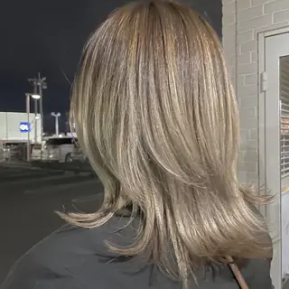 セミロング abox所属・konpe mizukiのヘアスタイル