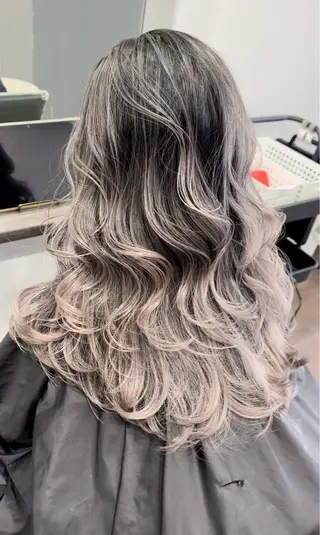 ロング カラー バレイヤージュ 宮本宗嵩のヘアスタイル