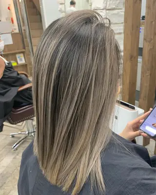 ロング カラー AKKA所属・セイヤ セイヤのヘアスタイル