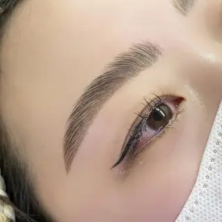 アイブロウ 🪽yoshino miku 🩵のマツエク・マツパデザイン