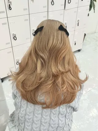 ロング カラー ❤︎ワンホンガーリー なハイトーンヘア❤︎のヘアスタイル