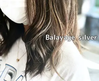 セミロング 佐々木 菜摘のヘアスタイル