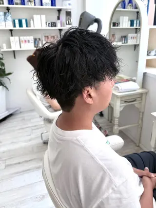 ショート 新籾 尚哉のヘアスタイル