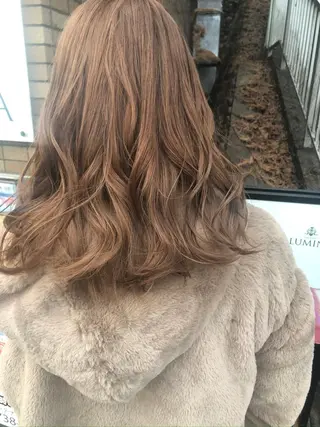 セミロング StellA所属・アートディレクター ワダヒサノリのヘアスタイル