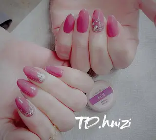 ミディアム めぐみのネイルサロン 惠のネイルデザイン