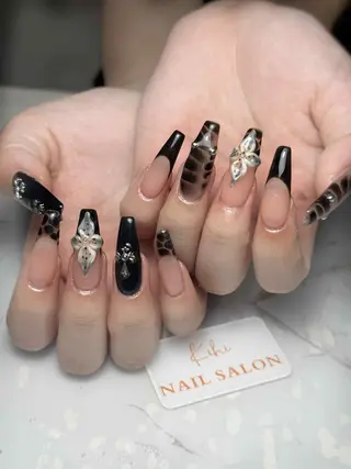 ネイル 💕鈴木ユリ パラジェル/オフ無料のネイルデザイン