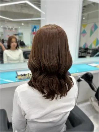 ミディアム カラー 透明感ベージュ🤎 manami👒🌿のヘアスタイル